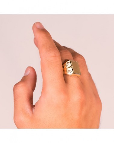 Sello oro 18k tallado con grabado caballero 18x16mm