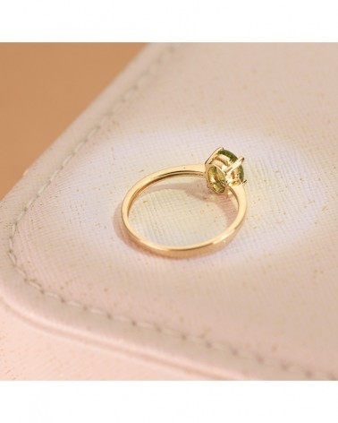 Sortija oro 18k olivina rectangular 7x5mm