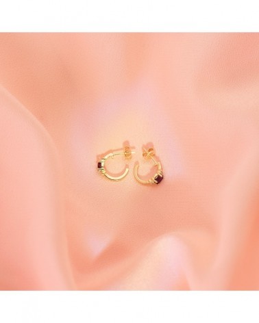 Pendientes oro 18k medio aro rubí 12x3 mm