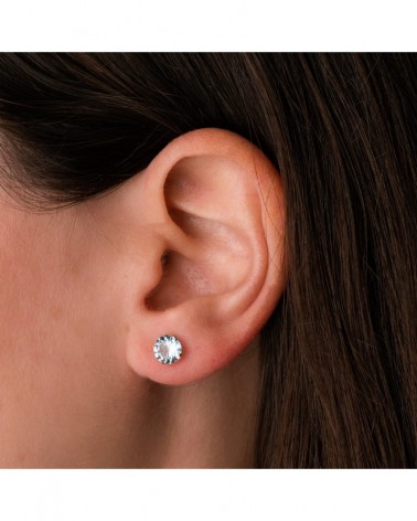 Pendientes oro 18k piedra azul 6mm cierre presión
