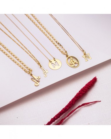 Colgante letra A oro 18k amarillo cadena 42cm