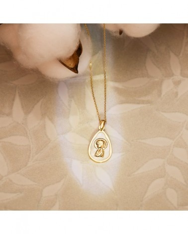 Medalla oro blanco 18k gota nácar Virgen niña 19x12 mm