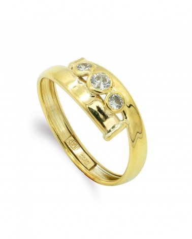 Sortija oro 9k amarillo cruzada tres circonitas 6,5mm