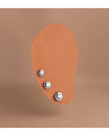 Pendientes oro blanco 18k circonita chatón 4mm cierre tuerca