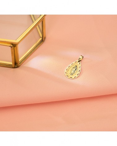 Medalla oro 18k Virgen de Guadalupe cerco calado 22x14mm