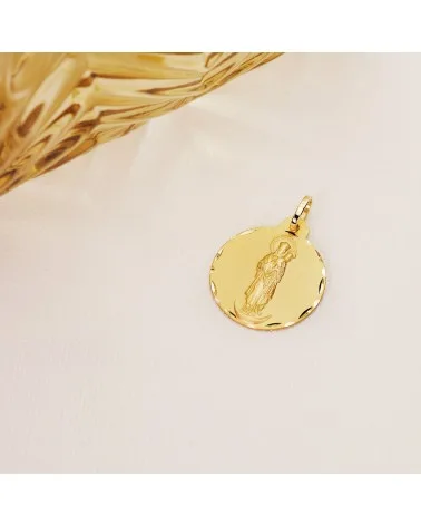 Medalla oro 18k Virgen de la Almudena tallada 22mm