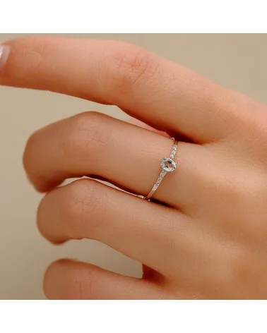 Sortija oro blanco 18k aguamarina natural y diamantes de laboratorio