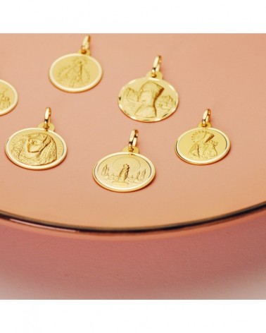 Medalla oro 18k Virgen Macarena bisel 18mm