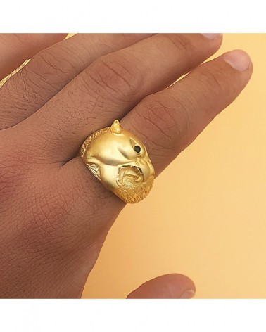 Sello oro 18k amarillo puma con zafiro natural 18mm