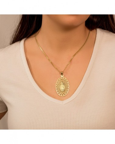 Medalla Virgen de Guadalupe oro 18k oval cerco corazones