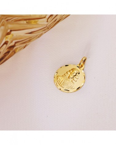 Medalla oro 18k Cristo Medinaceli tallada 18mm