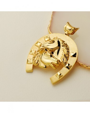 Colgante oro 18k herradura con caballo 50x44mm