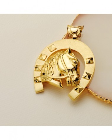 Colgante oro 18k herradura con caballo 50x44 mm