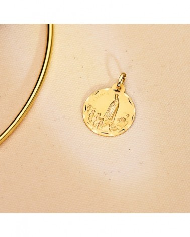 Medalla oro 18k Virgen de Fátima tallada 22mm