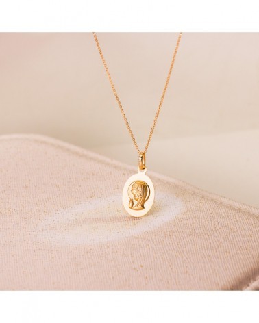 Medalla oro 18k Virgen Niña oval matizada 19x12mm