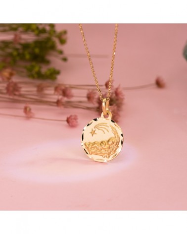 Medalla bebé oro 18k Niño del Pesebre tallada 16mm