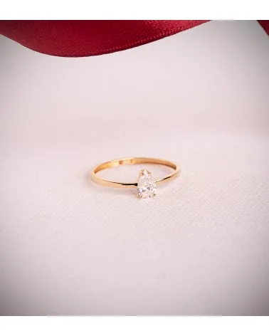 Sortija oro 18k amarillo diamante de laboratorio talla pera