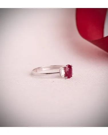 Sortija oro 18k blanco rubí fino 6x4 mm