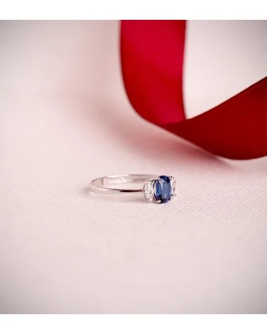 Sortija oro 18k blanco diamantes de laboratorio y zafiro difusión