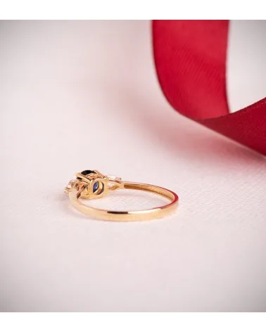 Sortija oro 18k amarillo diamantes de laboratorio talla pera 0,29 quilates zafiro
