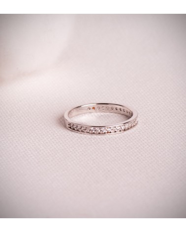 Media alianza oro 18k blanco circonitas clavadas ancho 2,5 mm