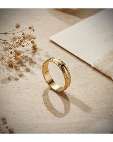 Alianza oro 18k amarillo brillo y bordes tallados ancho 4 mm