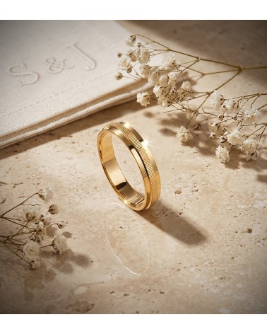Alianza oro 18k amarillo fila central estriada ancho 4 mm