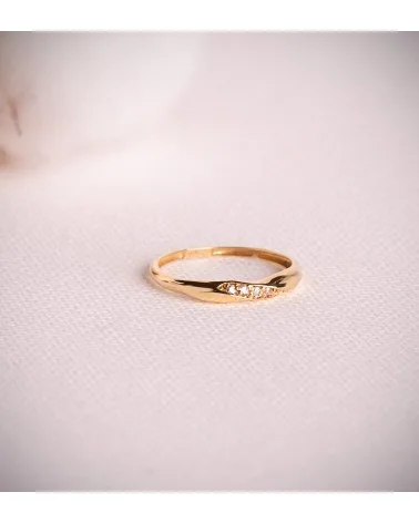 Sortija oro 18k amarillo reliada con diamantes