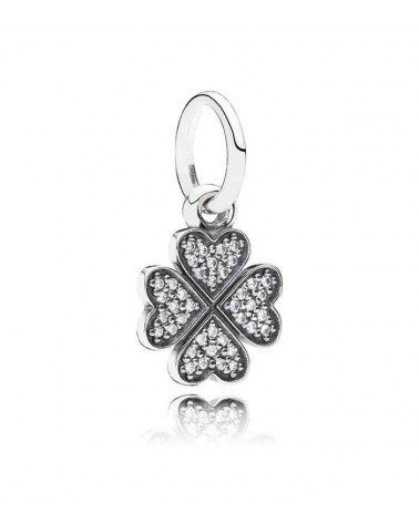 LUCK CLOVER CHARM