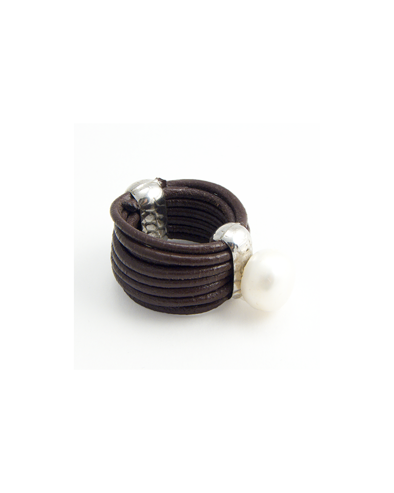 ANILLO DE CUERO MARRON CON PERLA Y PLATA