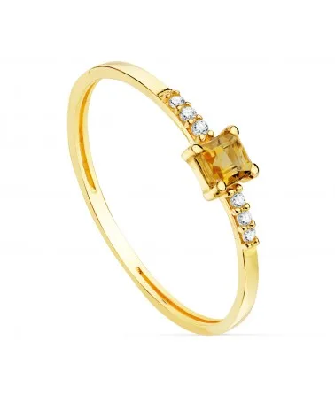 Sortija de oro amarillo de 18k con con diamantes