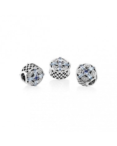 Charm Pandora corazones calados con cristales azul luna y circonitas 791995NMBMX