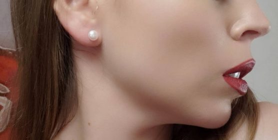 pendientes-de-perlas-y-oro-18k-3-556x281.jpg